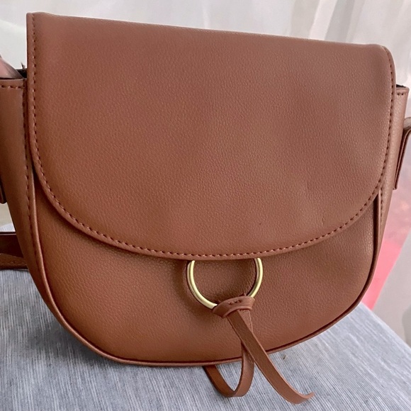 JJ WINTERS-like new! Brown Crossbody Bag with Flap Closure and adjustable strap! - Picture 12 of 16